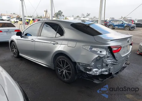 2021 Toyota Camry Se z USA, uszkodzony, nr VIN 4T1G11AK6MU608827